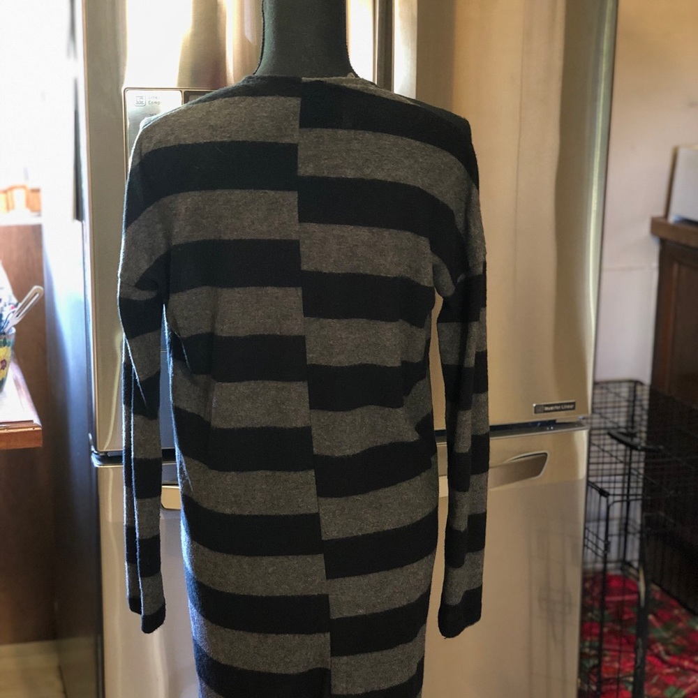 Cardigan - Picture 2 of 5